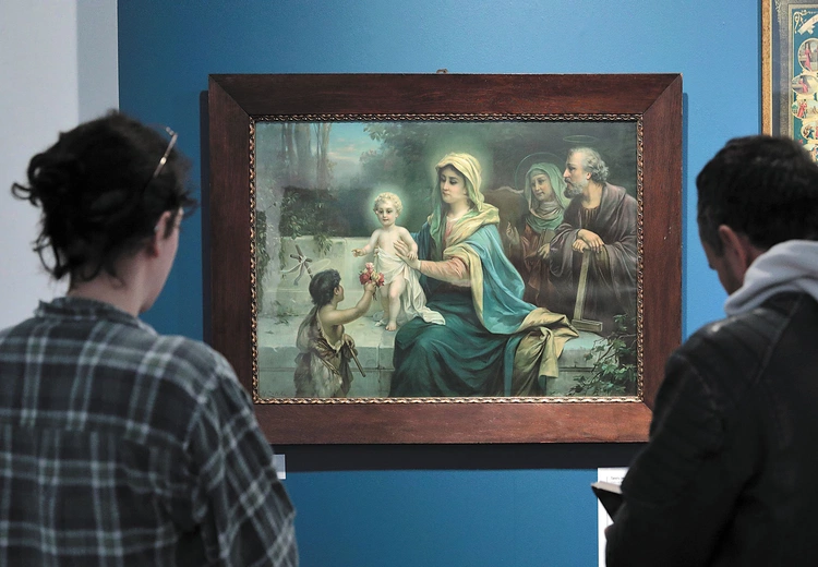 Oleodruki – nabożny kicz czy świadectwo autentycznej religijności? Zwiedzamy wystawę „Święci na sprawy wszelkie” 