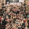 Podczas Eucharystii abp Józef Górzyński wskazywał, żeby trzymać się bardzo mocno we wspólnotach odnowy, wpatrywać w Chrystusa, Jego nauczanie i otwierać się na Ducha Świętego.