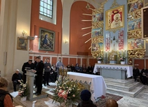 W spotkaniu uczestniczyło  ok. 1400 osób. Pielgrzymkę zakończyła modlitwa różańcowa, którą poprowadzili płoccy klerycy.