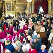 W świętowaniu uczestniczyła rzesza wiernych.