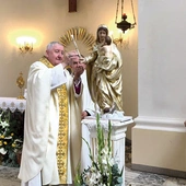 – Bądźcie wdzięczni Bogu za to, co się dokonało. Starajcie się dać dobry wzór nie tylko we wnętrzu swojej wspólnoty, ale także gdziekolwiek poprowadzą was wasze drogi – prosił biskup.