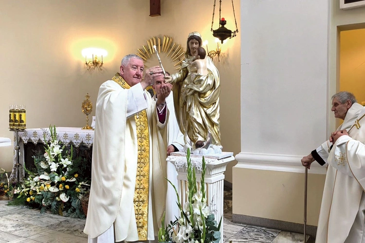 – Bądźcie wdzięczni Bogu za to, co się dokonało. Starajcie się dać dobry wzór nie tylko we wnętrzu swojej wspólnoty, ale także gdziekolwiek poprowadzą was wasze drogi – prosił biskup.