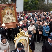 Wprowadzenie obrazu do kościoła w Jarosławicach.