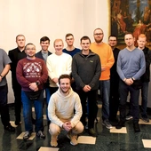 Najmłodszy z kandydatów do kapłaństwa ma 18 lat, najstarszy zaś – 48. Nie przeszkadza im to jednak w budowaniu braterskich więzi.