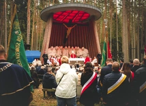 List do organizatorów i uczestników skierował prezydent Karol Nawrocki. Wyraził w nim jedność w hołdzie dla ofiar bestialskiego mordu sprzed 86 lat oraz przypomniał, że Niemcy zamordowali tu ok. 14 tys. osób tylko dlatego,  że były Polakami. 