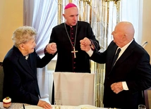 Jubilaci z bp. Andrzejem Iwaneckim.  