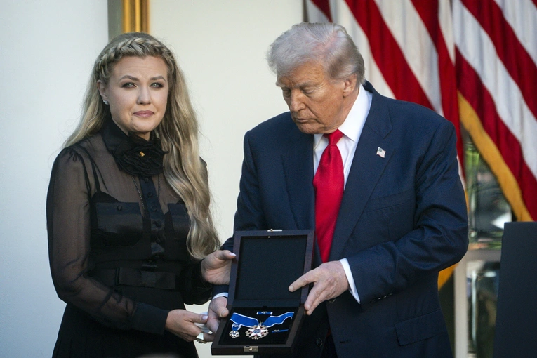 Trump przyznał pośmiertnie Medal Wolności Charliemu Kirkowi