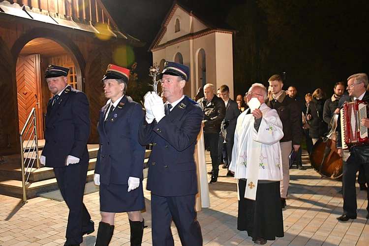 Polna. Wprowadzenie relikwii dzieci fatimskich
