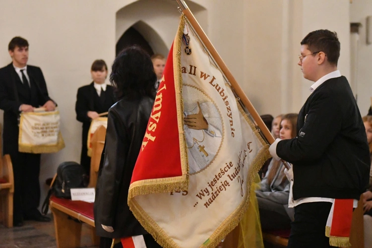 Szkoły noszące imię Jana Pawła II w tym roku przyjechały do Sulęcina