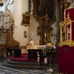 Pielgrzymka chorych, a także uczniów szkoły imienia św. Jadwigi u swojej patronki