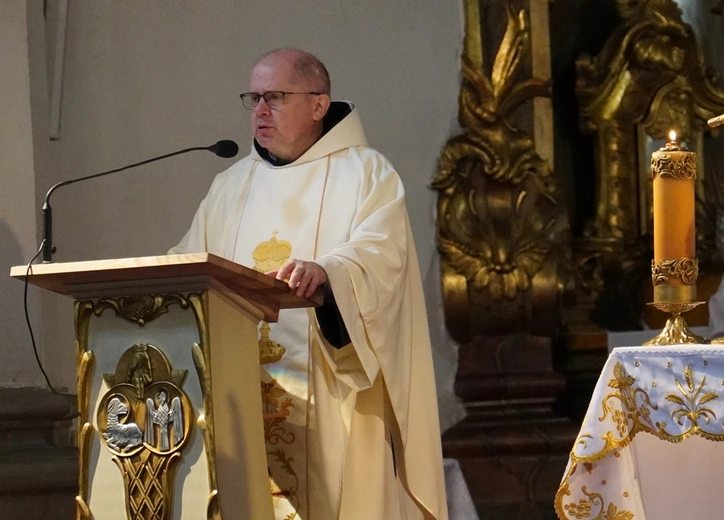 Pielgrzymka chorych, a także uczniów szkoły imienia św. Jadwigi u swojej patronki