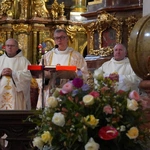Pielgrzymka chorych, a także uczniów szkoły imienia św. Jadwigi u swojej patronki