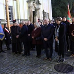 Pielgrzymka mieszkańców Trzebnicy do grobu św. Jadwigi Śląskiej - poświęcenie sztandaru gminy