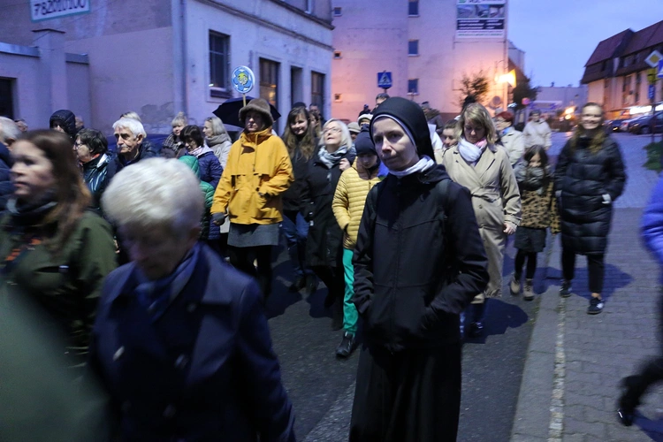 Pielgrzymka mieszkańców Trzebnicy do grobu św. Jadwigi Śląskiej - poświęcenie sztandaru gminy