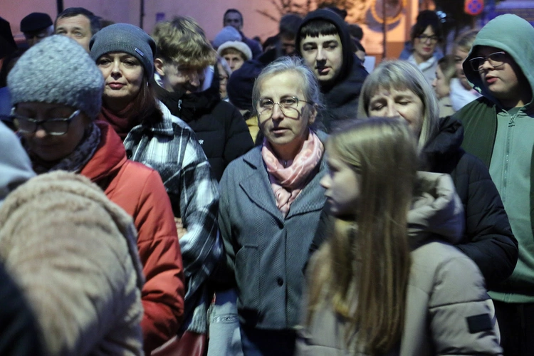 Pielgrzymka mieszkańców Trzebnicy do grobu św. Jadwigi Śląskiej - poświęcenie sztandaru gminy