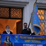 Pielgrzymka mieszkańców Trzebnicy do grobu św. Jadwigi Śląskiej - poświęcenie sztandaru gminy