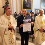 Pielgrzymka mieszkańców Trzebnicy do grobu św. Jadwigi Śląskiej - poświęcenie sztandaru gminy