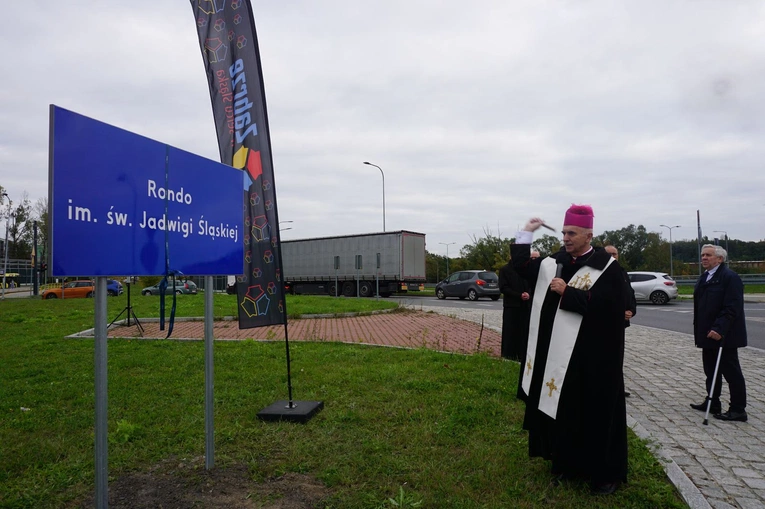 Odsłonięcie i poświęcenie tablicy na rondzie św. Jadwigi Śląskiej