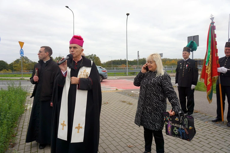 Odsłonięcie i poświęcenie tablicy na rondzie św. Jadwigi Śląskiej