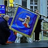 To miasto kocha św. Jadwigę Śląską. Właśnie zaprezentowało nowy sztandar z jej wizerunkiem