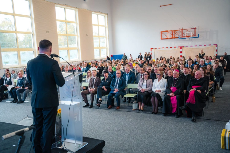 Nowa szkoła w Gródku k. Grybowa