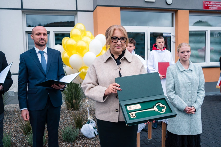 Nowa szkoła w Gródku k. Grybowa