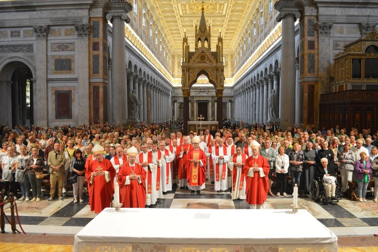 Abp Andrzej Przybylski: nie bójcie się świadectwa, nie bójcie się swojej wiary wyznawać
