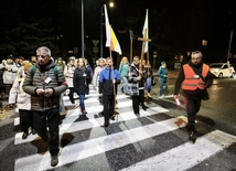 Z ciemności do światła. Nocna Droga Różańcowa z Ochoty na Żerań