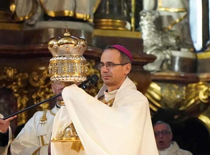 Trzebnica 2025. Pielgrzymka kobiet do grobu św. Jadwigi