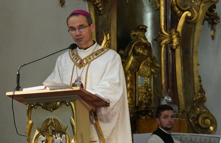 Trzebnica 2025. Pielgrzymka kobiet do grobu św. Jadwigi