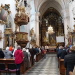 Trzebnica 2025. Pielgrzymka kobiet do grobu św. Jadwigi