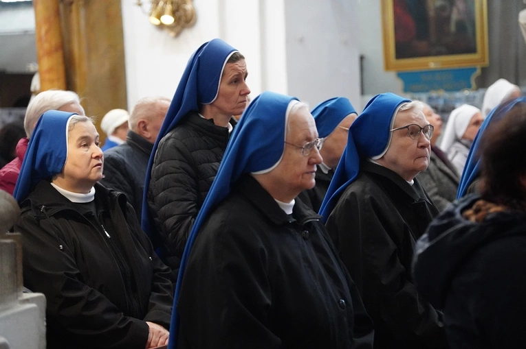 Trzebnica 2025. Pielgrzymka kobiet do grobu św. Jadwigi