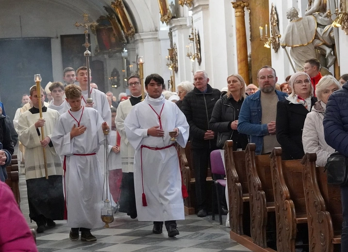 Trzebnica 2025. Pielgrzymka kobiet do grobu św. Jadwigi