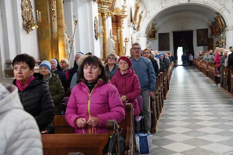 Trzebnica 2025. Pielgrzymka kobiet do grobu św. Jadwigi