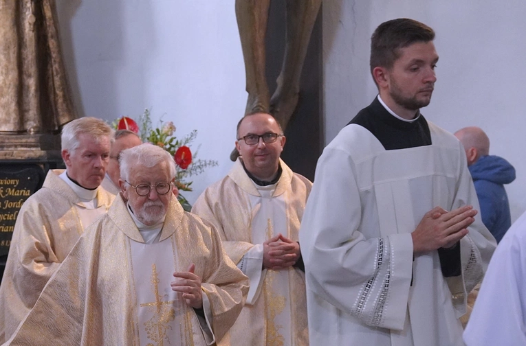 Trzebnica 2025. Pielgrzymka kobiet do grobu św. Jadwigi