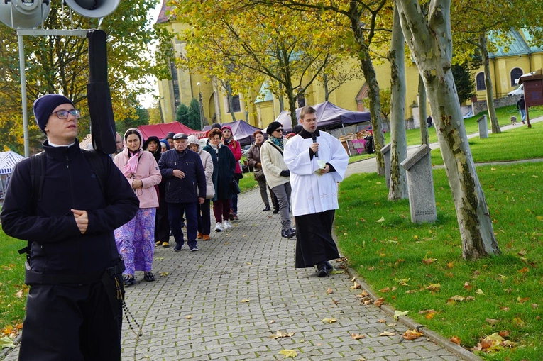 Trzebnica 2025. Pielgrzymka kobiet do grobu św. Jadwigi