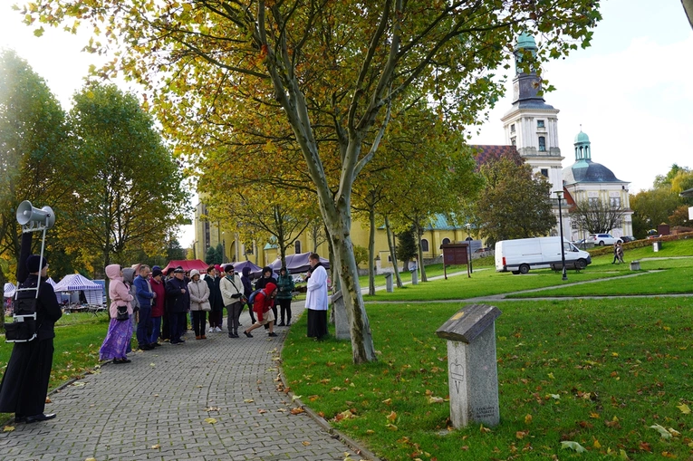 Trzebnica 2025. Pielgrzymka kobiet do grobu św. Jadwigi