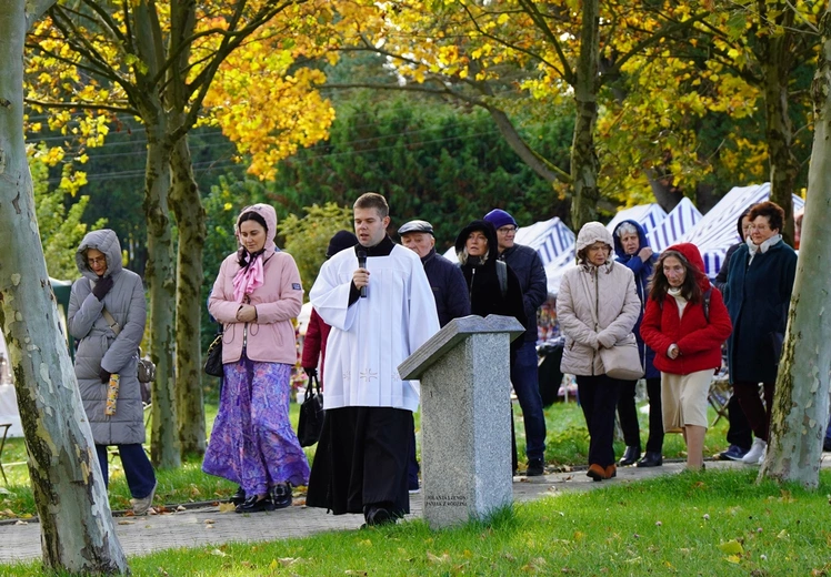 Trzebnica 2025. Pielgrzymka kobiet do grobu św. Jadwigi