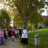 Trzebnica 2025. Pielgrzymka kobiet do grobu św. Jadwigi