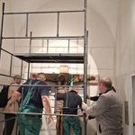 Montaż nowego prezbiterium