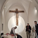 Montaż nowego prezbiterium