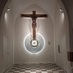 Montaż nowego prezbiterium