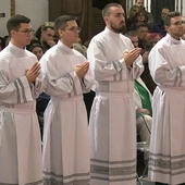 Abp Galbas do diakonów: Przez trudności najszybciej przechodzi się na kolanach
