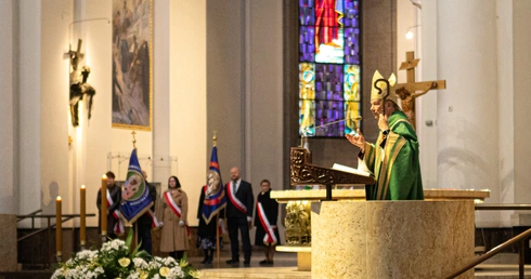 Katowice. Jubileusz pracowników służby zdrowia