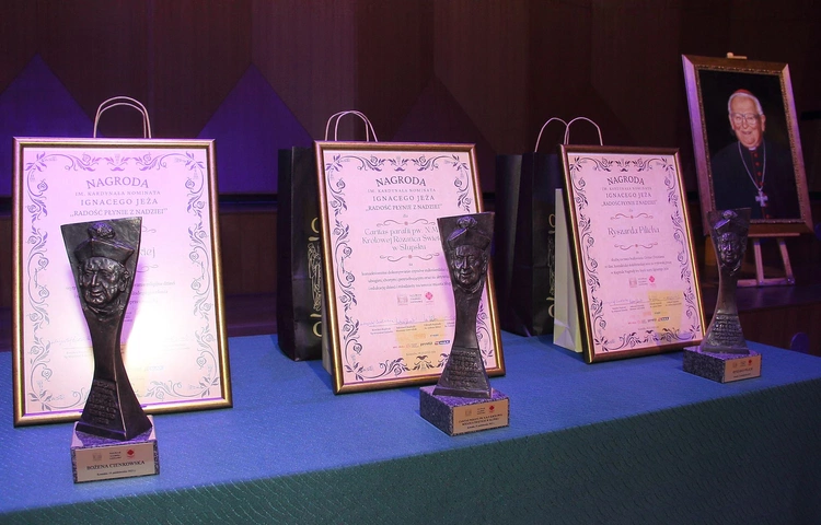 Gala "Radość płynie z Nadziei" cz. 1