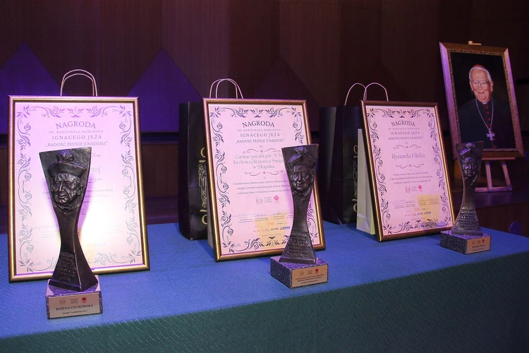 Gala "Radość płynie z Nadziei" cz. 1