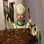 Pracownicy służby zdrowia na Mszy Św. w katowickiej Katedrze Chrystusa Króla