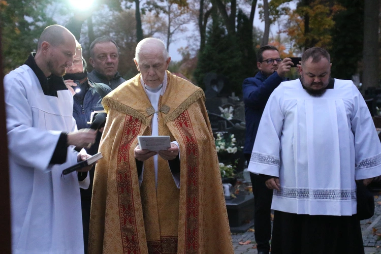 Płock. Pogrzeb dzieci zmarłych przed urodzeniem