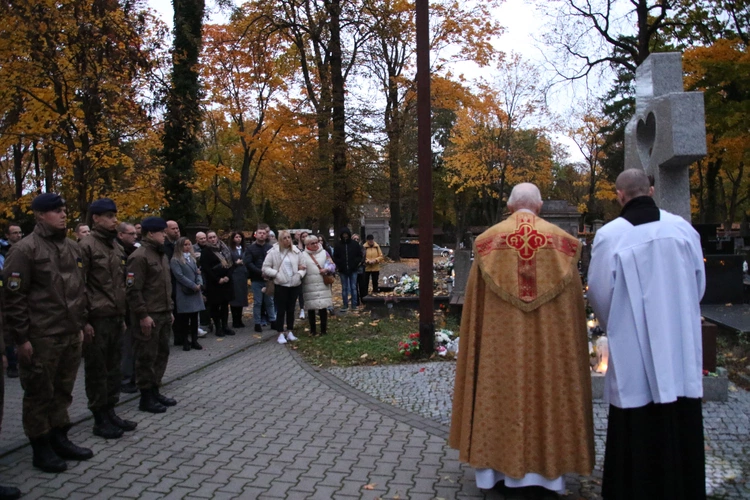 Płock. Pogrzeb dzieci zmarłych przed urodzeniem