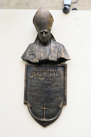 Tablica pamiątkowa ks. Jerzego Bryły